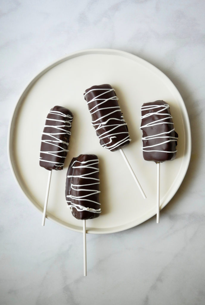 Disneyland Inspired Chocolate Covered Pineapple Spears // magicaltreatsathome.com