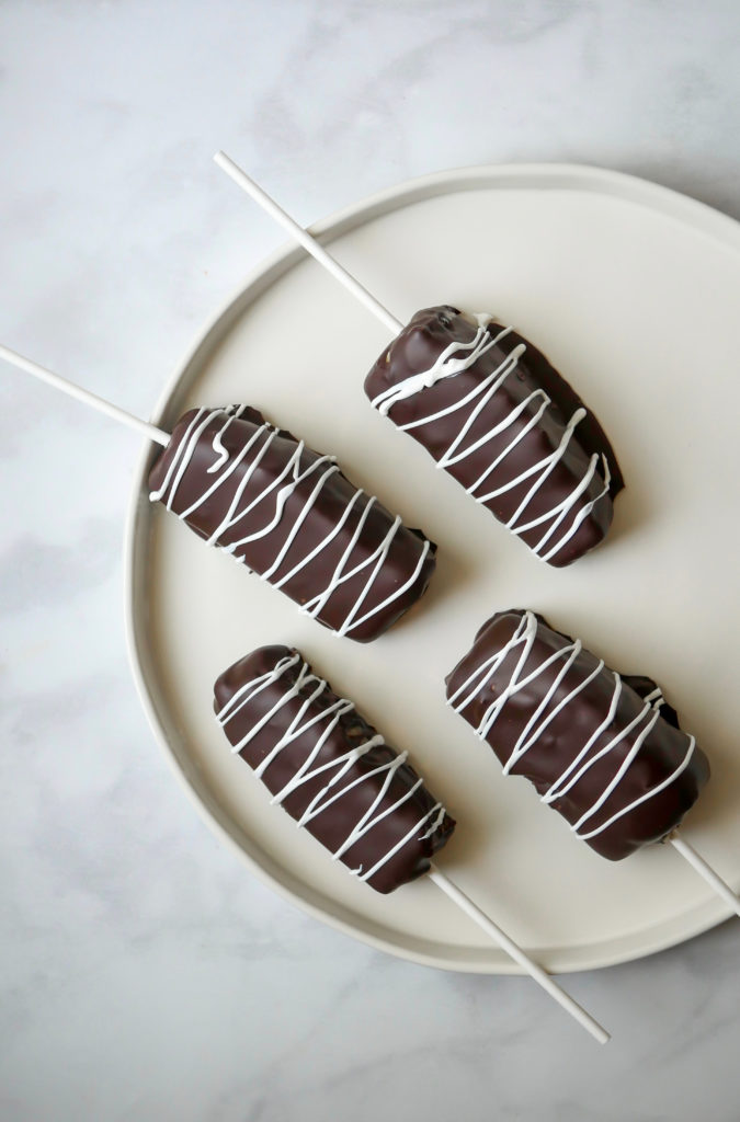 Disneyland Inspired Chocolate Covered Pineapple Spears // magicaltreatsathome.com