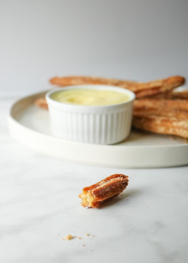 Banana Pudding Churros // magicaltreatsathome.com