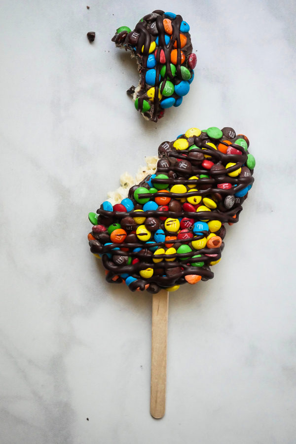 M&M Rice Krispie Treats - My Dominican Kitchen