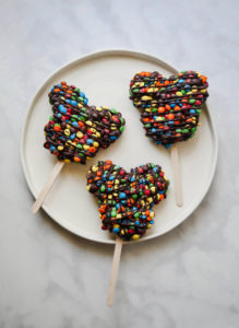 Mickey M&M's Rice Krispie Treat // magicaltreatsathome.com