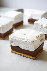 Mickey S'more Square // magicaltreatsathome.com