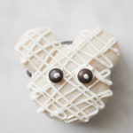 Mickey Mouse Mummy Macarons // magicaltreatsathome.com