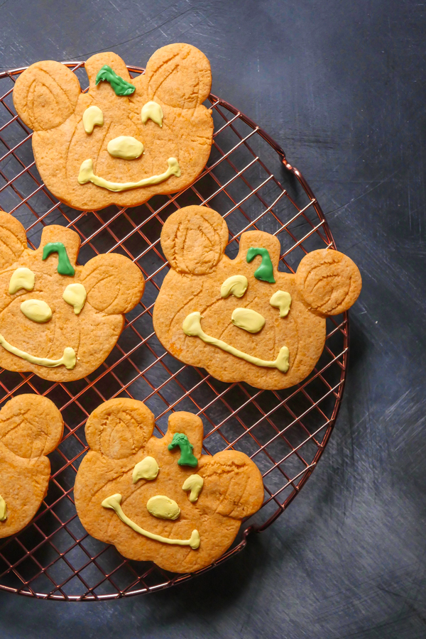 Mickey Mouse Pumpkin Cookie // magicaltreatsathome.com