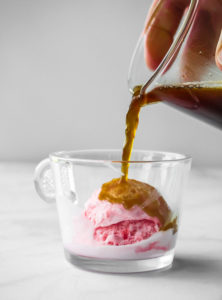 Peppermint Affogato // magicaltreatsathome.com