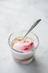 Peppermint Affogato // magicaltreatsathome.com