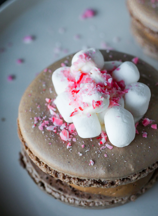 Hot Cocoa Macaron // magicaltreatsathome.com