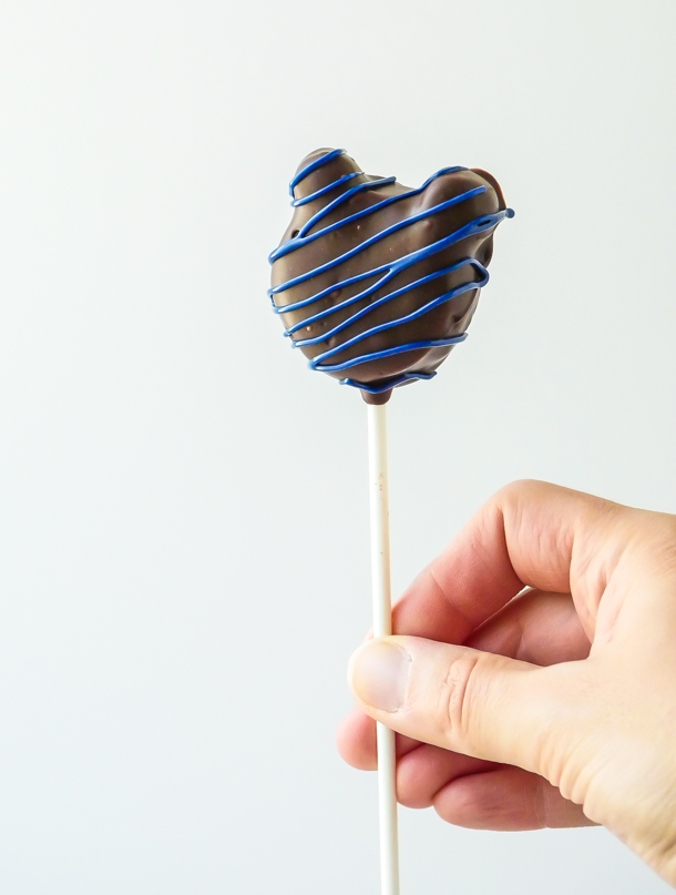 Mickey Mouse Chocolate Cake Pop // magicaltreatsathome.com