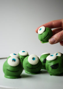 Disney Inspired: Mike Wazowski Cake Balls // magicaltreatsathome.com