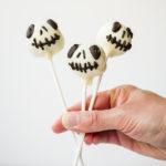 Jack Skellington Cake Pops // magicaltreatsathome.com