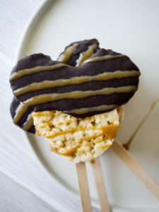 Mickey Mouse Caramel Chocolate Crispy Treat // magicaltreatsathome.com