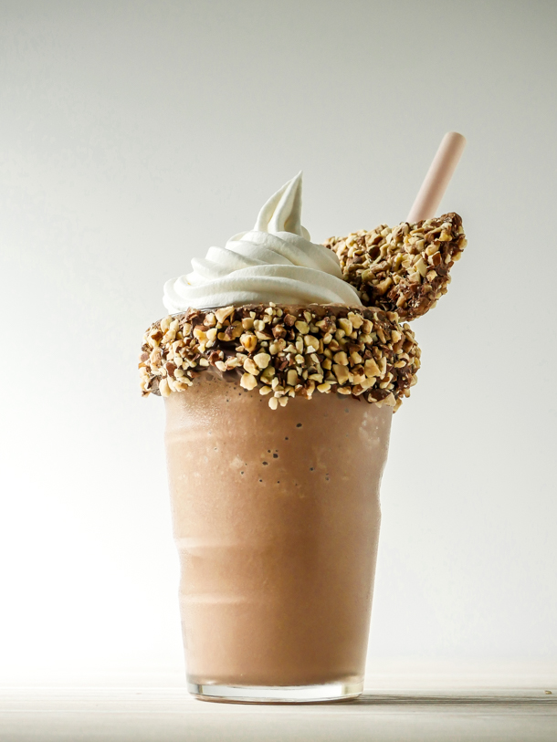 Almond Mocha Shake // magicaltreatsathome.com