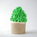 Christmas Tree Cupcakes // magicaltreatsathome.com