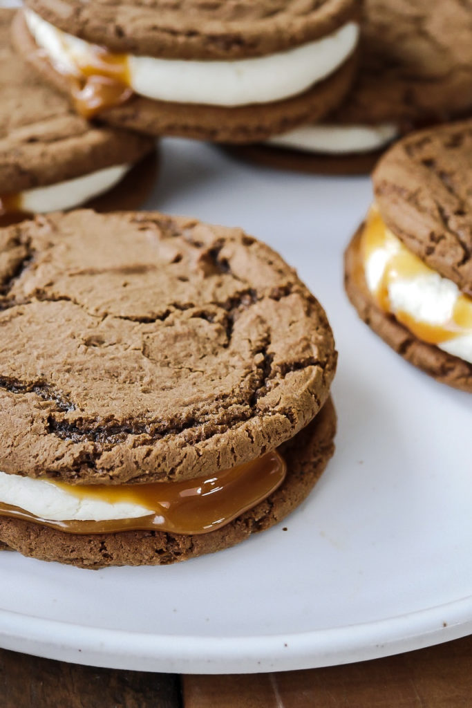 Sandwich Cookie Chocolate Mold < Downtown Dough